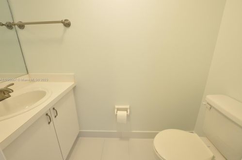 7804 102 Ln, Miami FL  33156-2691 exterior