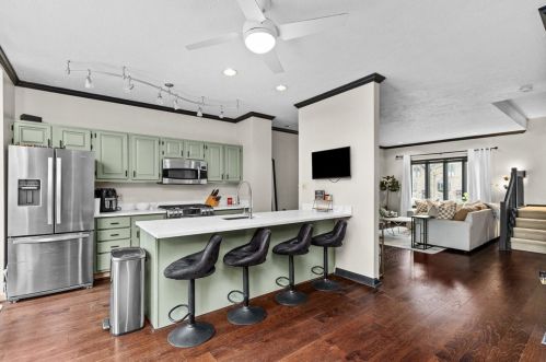 10064 Mansion Dr, Gibsonia PA  15044-7478 exterior