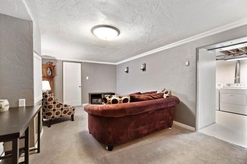 471 Rosewood Dr, Pittsburgh PA  15236-4701 exterior