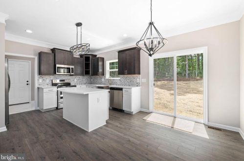 10906 Thiel Ct, Spotsylvania VA  22551-8034 exterior