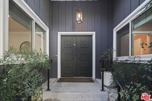 3351 Wrightwood Dr, North Hollywood CA  91604-3939 exterior