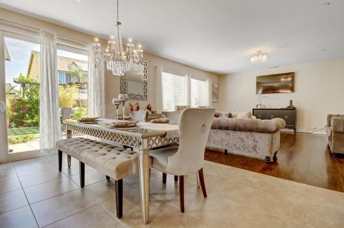 1700 Panorama Dr, Hollister, CA 95023-8135