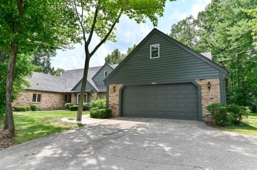 12427 Golf Dr, Thiensville WI  53092-2462 exterior