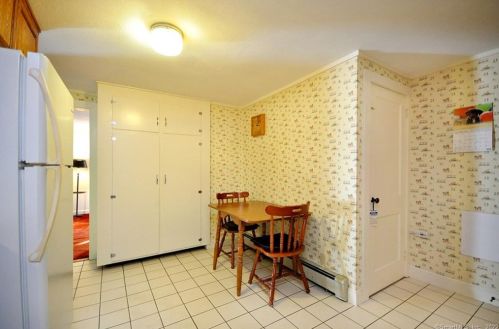 6 Spring Glen Dr, Granby CT 06035-2624 exterior