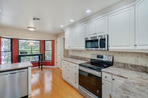 935 Versailles Cir, Maitland FL  32751-4565 exterior