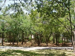 106 Hilltop Ln, Pottsboro, TX 75076-4852