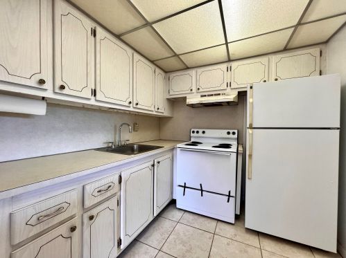 57 Coventry C, West Palm Beach, FL 33417-6755