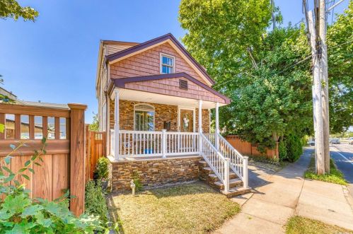 524 Jerusalem Ave, Hicksville, NY 11801-5526