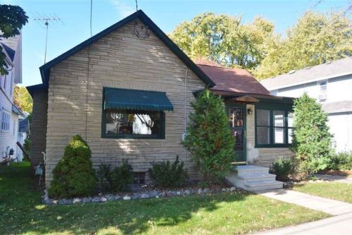 605 Desnoyer St, Kaukauna, WI 54130-2011