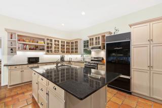 44 Longwoods Ln, East Hampton NY  11937-1278 exterior