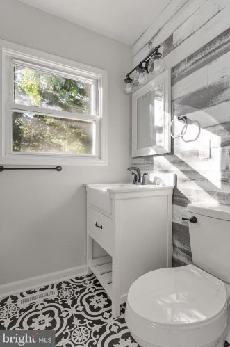 37 Holstone Ln, Willingboro NJ  08046-1817 exterior