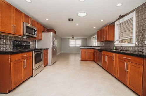 7012 Cherry Laurel Dr, Port Richey, FL 34668-3106