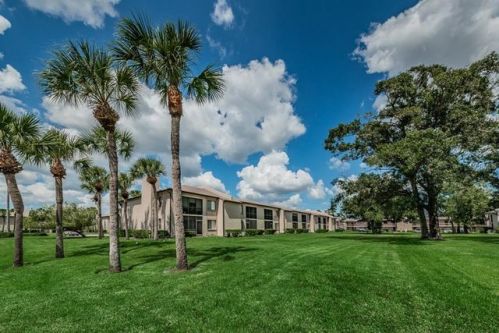 108 Mary Dr, Oldsmar, FL 34677-2221