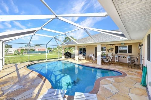 216 22nd St, Cape Coral, FL 33990-4383