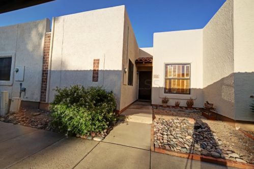 2482 Ironwood Ridge Dr, Tucson, AZ 85745-1370