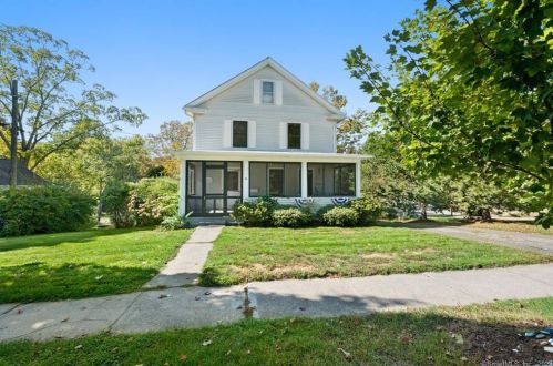 46 Lyme St, Lyme, CT 06371-2331