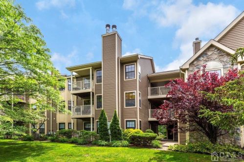 18 Lear Ct, East Brunswick, NJ 08816-1863
