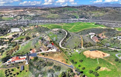 30419 Canyon Estates Rd, Vista CA  92084-1043 exterior