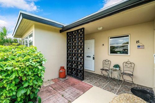 957 Circle Dr, Delray Beach, FL 33445-3007