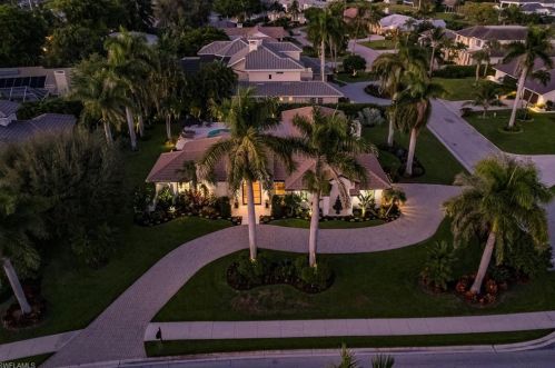 579 Neapolitan Way, Naples FL  34103-8567 exterior