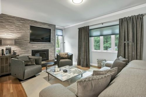 9 Farview Ter, Airmont NY  10901-7531 exterior