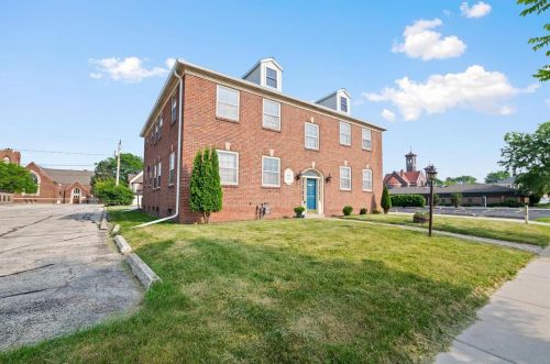 325 Jefferson St, Green Bay, WI 54301-4523
