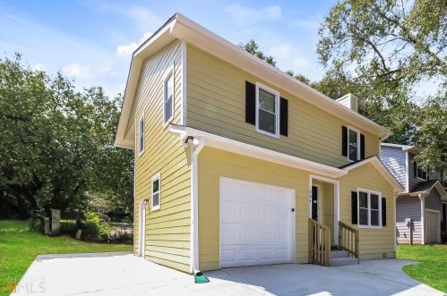 884 Third St, Stone Mountain GA  30083-3746 exterior