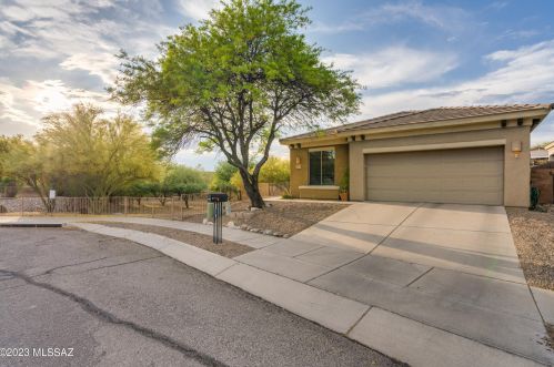 10029 Cedar Hill Dr, Tucson, AZ 85748-5107
