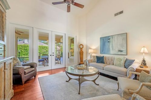 2109 Laguna Way, Naples, FL 34109-7111