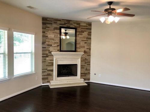 430 Oak Stream Dr, Conroe TX  77304-5626 exterior