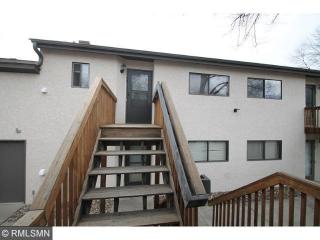 1570 Millpond Ct, Chaska MN  55318-1312 exterior