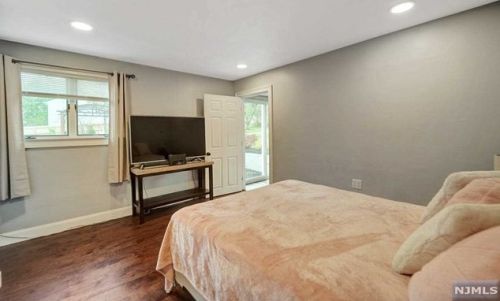 20 Highland Ave, West Milford NJ  07480-3855 exterior