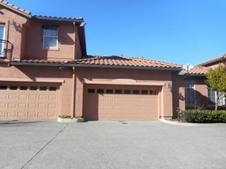 8408 Benavente Ct, Vallejo, CA 94591-8566