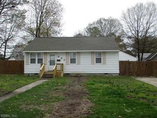 607 Mclawhorne Dr, Newport News VA  23605-1019 exterior