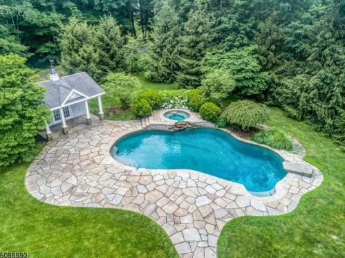 6 Natale Dr, Sparta NJ  07871-3034 exterior