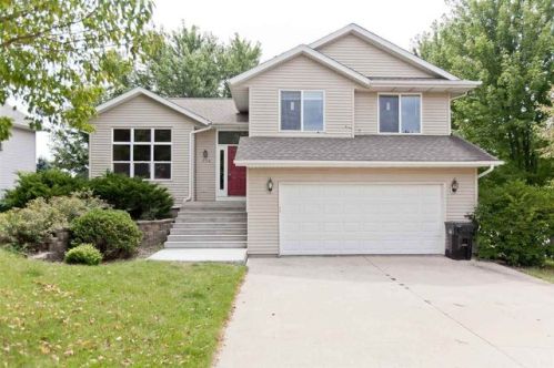 1784 Park Ridge Dr, Iowa City, IA 52241-2706