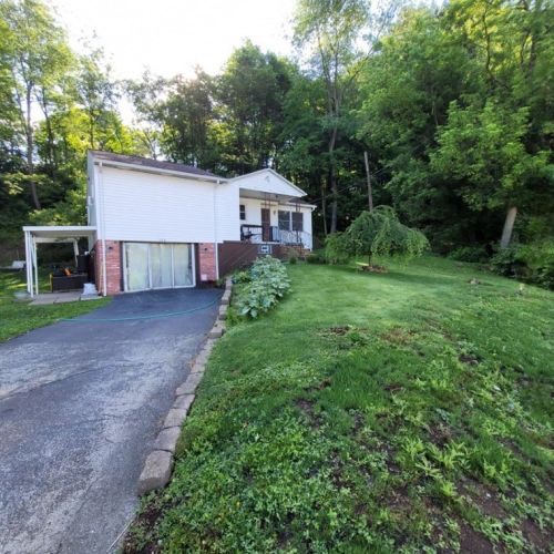 528 Old Lincoln Hwy, Ligonier, PA 15658-2710