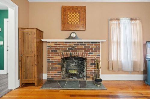 147 Trent St, Woonsocket RI  02895-1040 exterior