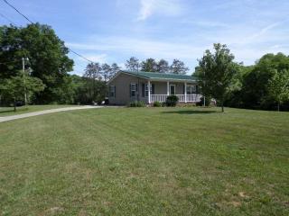 1732 Ferry Hill Rd, Dandridge, TN 37725-6228
