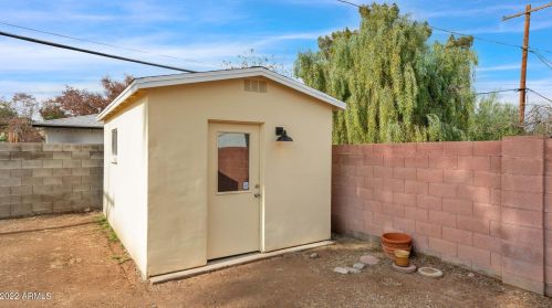 4522 11 Ave, Phoenix AZ 85013-1017 exterior