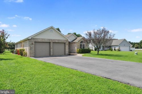 38 John Andrews Dr, Harrington, DE 19952-9739
