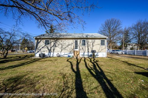 58 Richardson Ave, Tinton Falls NJ  07724-1313 exterior