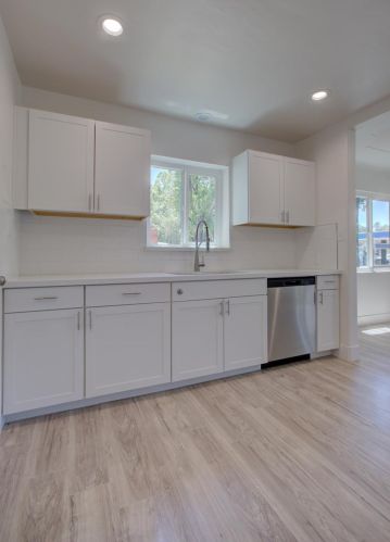 202 Camellia Way, Modesto CA  95354-2817 exterior