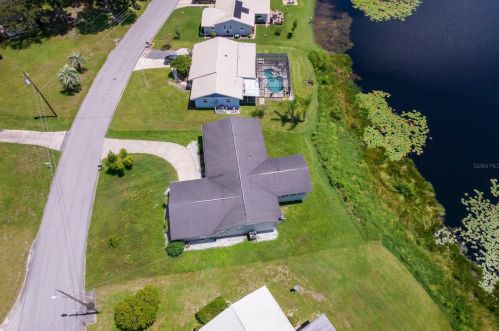 15 Wisteria Dr, De Bary FL  32713-2446 exterior