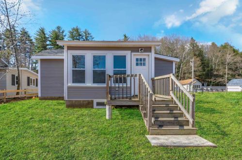 132 Moose Club Park Rd, Goffstown NH  03045-2657 exterior