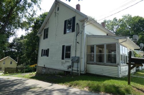 21 Graham Ave, Moosup, CT 06354-1434