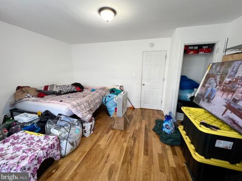 6810 Guyer Ave, Philadelphia PA 19142-2518 exterior