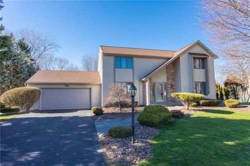 1254 Meadowwood Dr, Webster, NY 14580-9525
