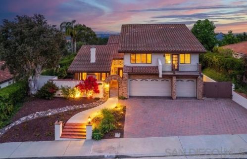 3323 Piragua St, Carlsbad, CA 92009-7842