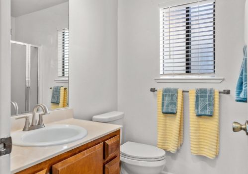 1317 Trinity Way, Turlock CA  95382-0760 exterior